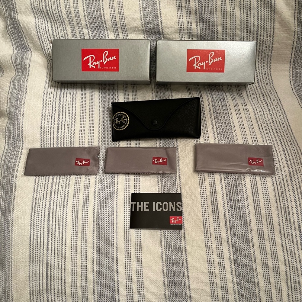Ray-Ban Accessory Set in Black and Silver